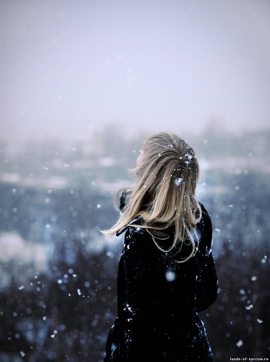 фото девушки на снегу